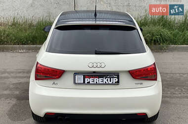 Хэтчбек Audi A1 2013 в 