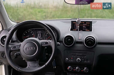 Хэтчбек Audi A1 2013 в 