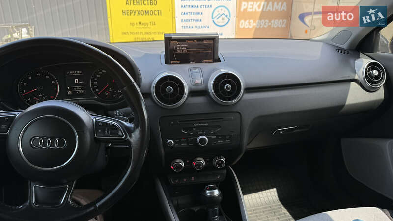 Хэтчбек Audi A1 2010 в Южном