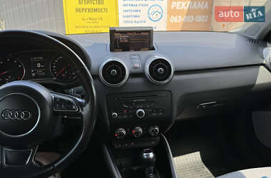 Хэтчбек Audi A1 2010 в 