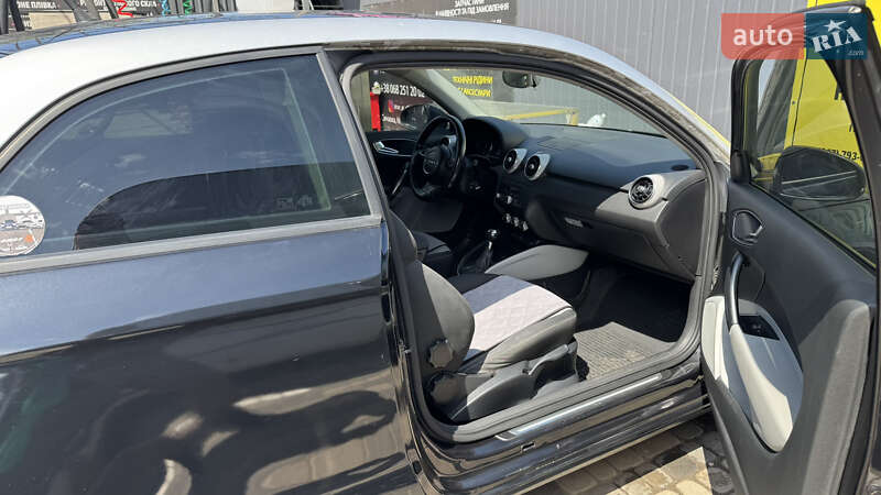 Хэтчбек Audi A1 2010 в Южном