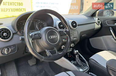 Хэтчбек Audi A1 2010 в 