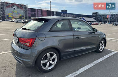 Хэтчбек Audi A1 2011 в 