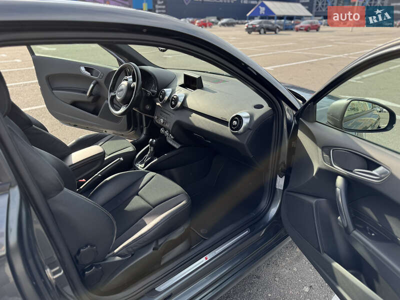 Хэтчбек Audi A1 2011 в Киеве