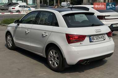 Хетчбек Audi A1 2012 в 