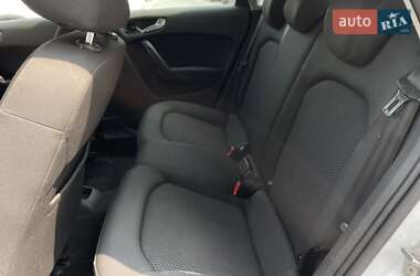 Хетчбек Audi A1 2012 в 