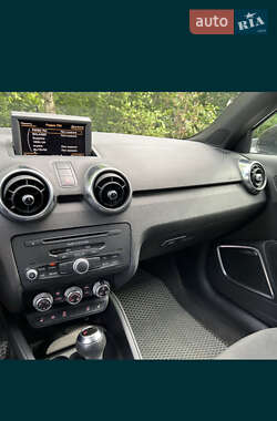 Хэтчбек Audi A1 2011 в 