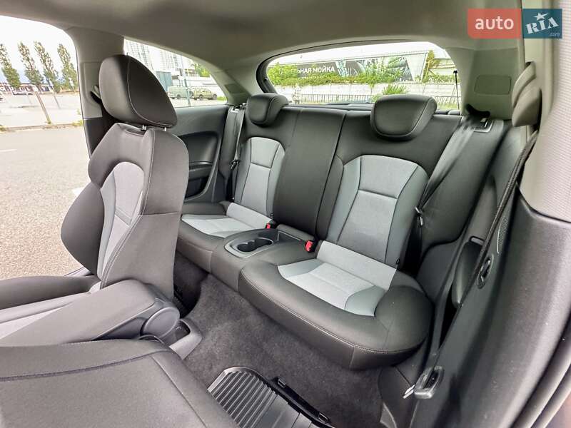 Хэтчбек Audi A1 2015 в Киеве