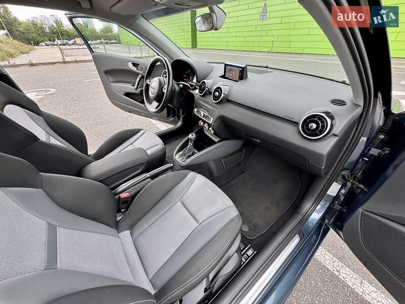 Хэтчбек Audi A1 2015 в Киеве