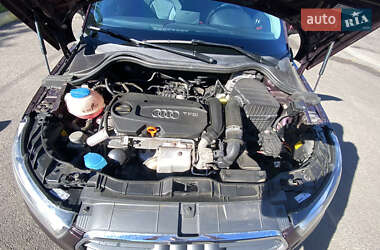 Хэтчбек Audi A1 2011 в 