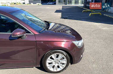 Хэтчбек Audi A1 2011 в 