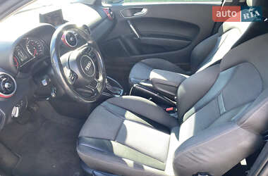 Хэтчбек Audi A1 2011 в 