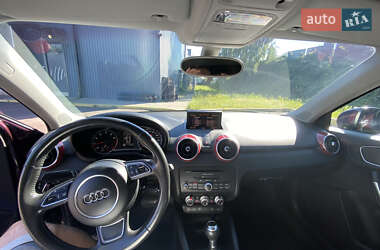 Хэтчбек Audi A1 2011 в 