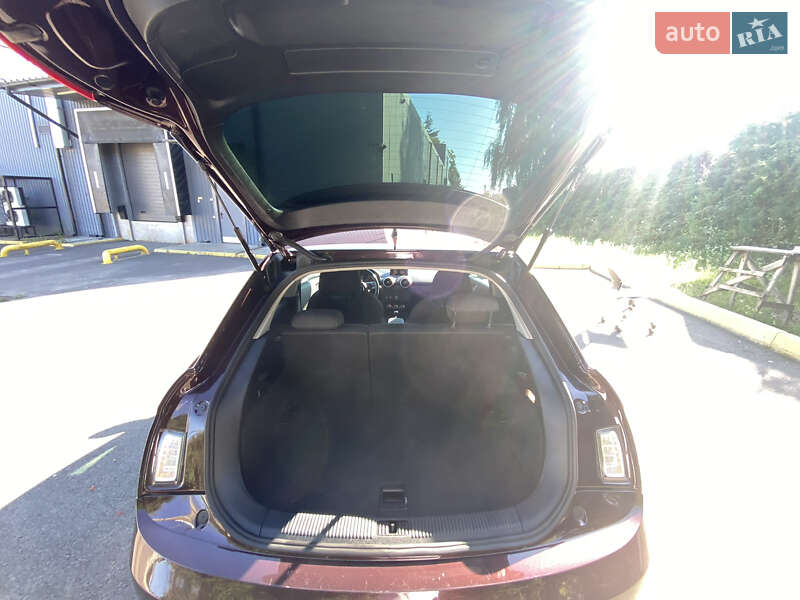 Хэтчбек Audi A1 2011 в Ужгороде