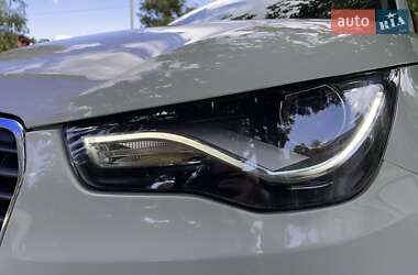 Хэтчбек Audi A1 2013 в 