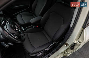 Хэтчбек Audi A1 2013 в 