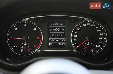 Хэтчбек Audi A1 2015 в 