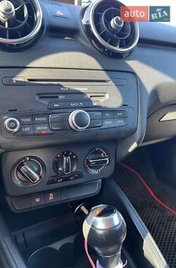 Хэтчбек Audi A1 2011 в 