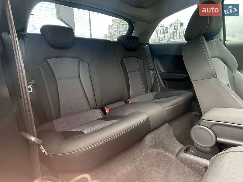 Хэтчбек Audi A1 2011 в Киеве