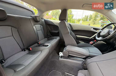 Хэтчбек Audi A1 2015 в 