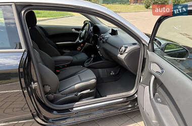 Хэтчбек Audi A1 2015 в 