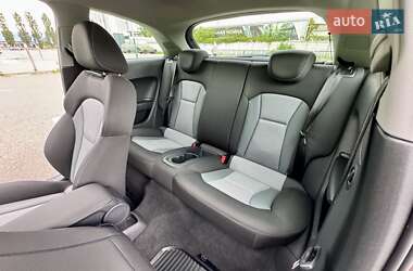 Хэтчбек Audi A1 2015 в 