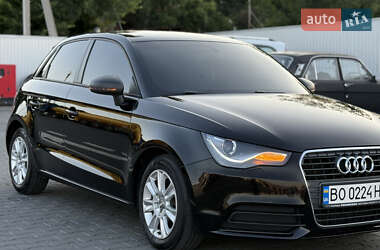 Хэтчбек Audi A1 2012 в 