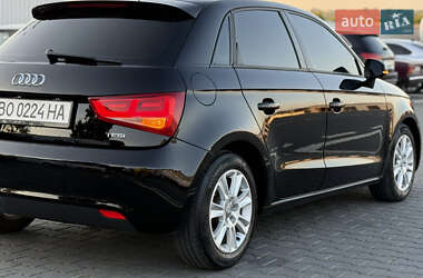 Хэтчбек Audi A1 2012 в 
