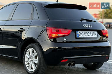 Хэтчбек Audi A1 2012 в 