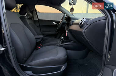Хэтчбек Audi A1 2012 в 