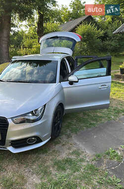 Хэтчбек Audi A1 2013 в 