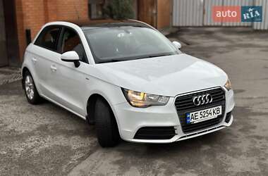 Хэтчбек Audi A1 2012 в 