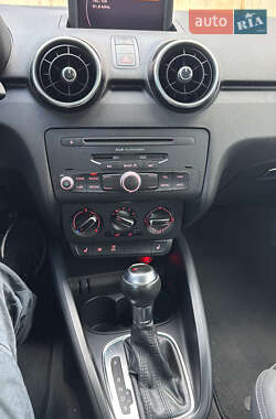 Хэтчбек Audi A1 2011 в 