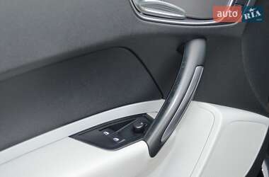 Хэтчбек Audi A1 2010 в 