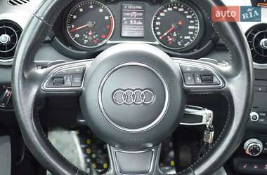 Хэтчбек Audi A1 2010 в 