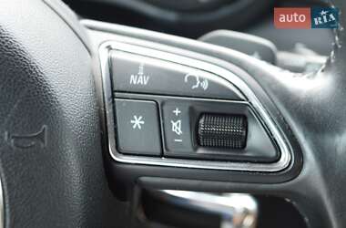 Хэтчбек Audi A1 2010 в 