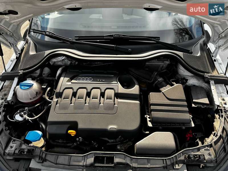 Хэтчбек Audi A1 2015 в Киеве