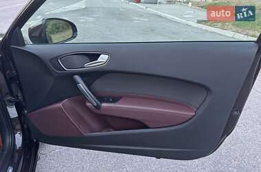 Хэтчбек Audi A1 2012 в 