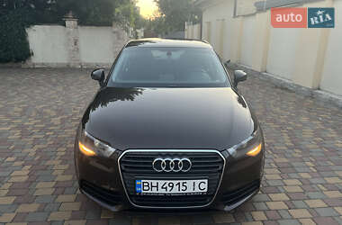 Хэтчбек Audi A1 2013 в 