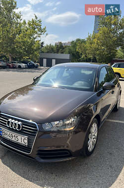 Хэтчбек Audi A1 2013 в 