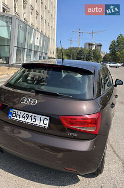 Хэтчбек Audi A1 2013 в 