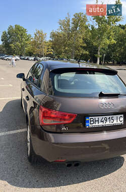 Хэтчбек Audi A1 2013 в 