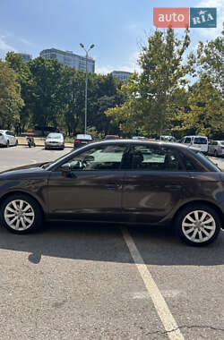 Хэтчбек Audi A1 2013 в 