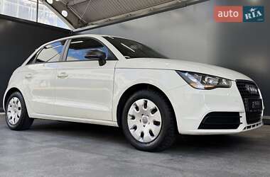 Хэтчбек Audi A1 2013 в 