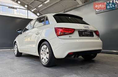 Хэтчбек Audi A1 2013 в 