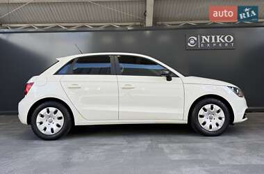 Хэтчбек Audi A1 2013 в 