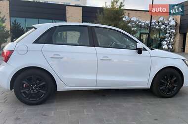Хэтчбек Audi A1 2013 в 