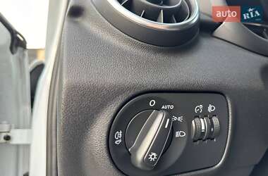 Хэтчбек Audi A1 2013 в 