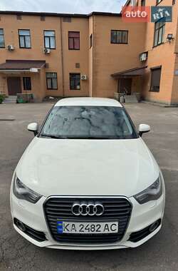 Хэтчбек Audi A1 2012 в 