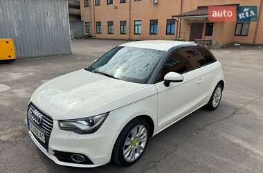 Хэтчбек Audi A1 2012 в 